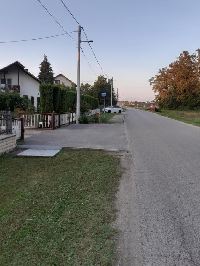 Maja Apartment Velika Gorica Bagian luar foto